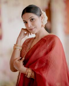 Santhi-Mayadevi-malayalam-actress-latest-photos-010