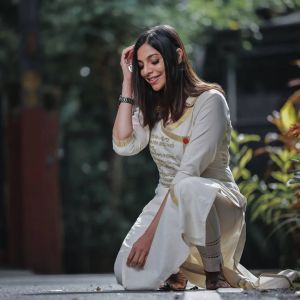 actress-santhi-priya-advocate-new-photoshoot