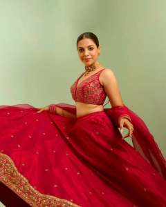 santhi-mayadevi-in-red-lehenga-new-trend-photos