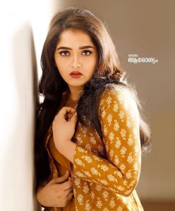 1_sanusha-santhosh-instagram-photos-003