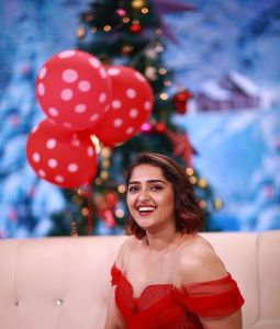sanusha-santhosh-christmas-photoshoot-001
