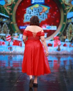 sanusha-santhosh-christmas-photoshoot-003