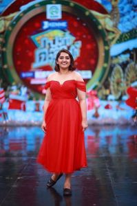sanusha-santhosh-christmas-photoshoot-005