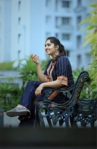 sanusha santhosh images908-001