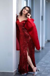 sanusha-santhosh-latest-photos-in-red-dress-002