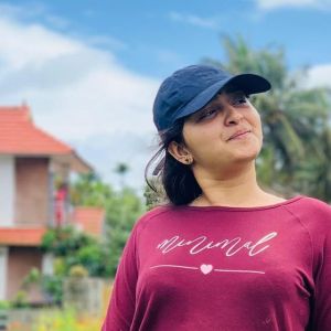 sanusha santhosh new photos-006