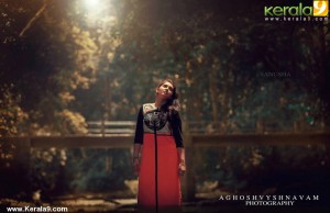 sanusha-santhosh-photos-100-00854