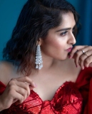 sanusha-santhosh-latest-photos-in-red-dress-004