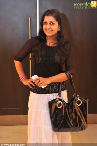06-sarayu-pics-00228