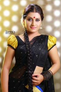 87sarayu_photoshoot_77-003