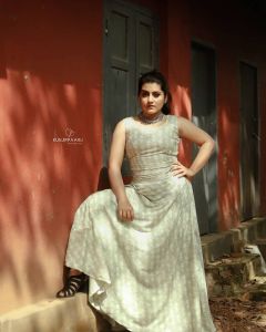 actress-sarayu-latest-photoshoot-032-003