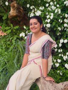 actress-sarayu-mohan-latest-photos-016