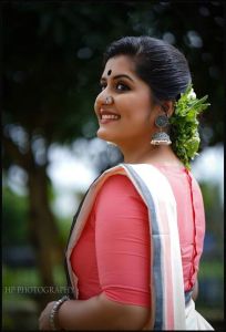 actress sarayu mohan photos-004