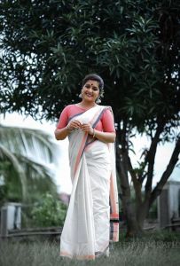 actress sarayu mohan photos-006