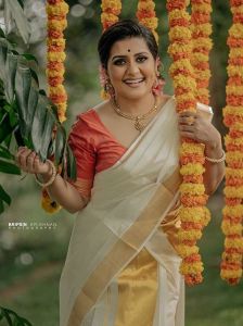 malayalam-actress-sarayu-latest-onam-2021-photos-001