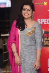 saranya-mohan-latest-pics-556-00153