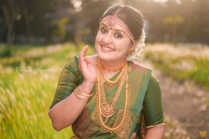 sarayu-latest-photoshoot-in-saree-012