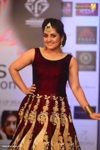 sarayu-latest-pics-556-0012