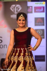 sarayu-latest-pics-556-00437