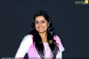 sarayu-mohan-latest-images-100-00178