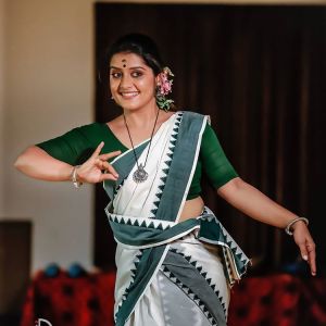 sarayu mohan latest new photos-002