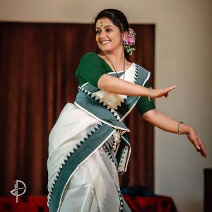 sarayu mohan latest new photos
