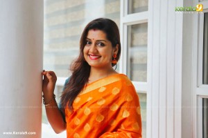 sarayu mohan latest photos -007