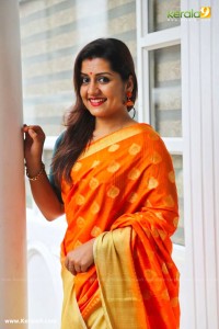sarayu mohan latest photos -008
