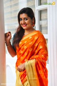 sarayu mohan latest photos -012