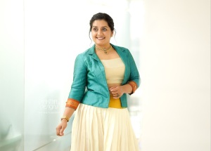 sarayu-mohan-latest-photoshoot-001