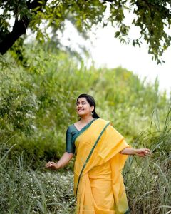 sarayu-mohan-latest-photoshoot-001