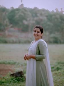 sarayu-mohan-latest-photoshoot-008