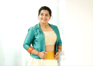 sarayu-mohan-latest-photoshoot
