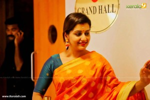 sarayu mohan latest pics-004