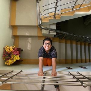 sarayu mohan latest pics8987
