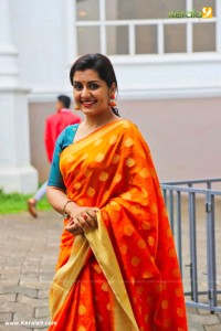 sarayu mohan latest saree photos -009