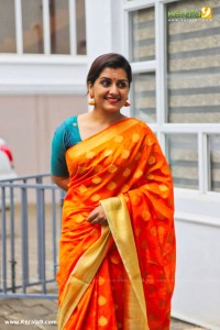 sarayu mohan latest saree photos -010