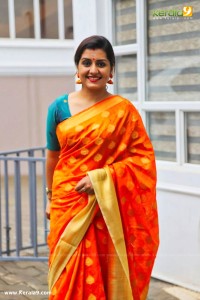 sarayu mohan latest saree photos -011