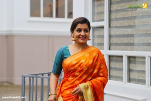 sarayu mohan latest saree photos -012