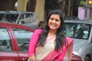 sarayu-mohan-new-pics8818