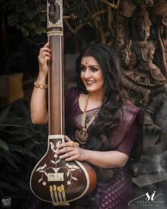 sarayu-mohan-photoshoot-in-saree-hd-002
