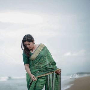 sarayu mohan saree -002