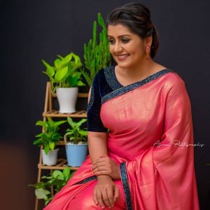 sarayu mohan saree-002