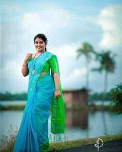 sarayu mohan saree-003