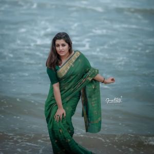 sarayu mohan saree -004