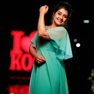 sarayu mohan saree -007
