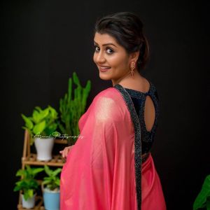 sarayu mohan saree