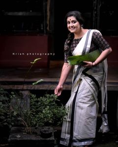 sarayu new onam saree photos 0921