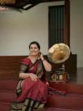 sarayu-mohan-in-kanchipuram-saree-simple-look-photos-003