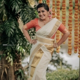 malayalam-actress-sarayu-latest-onam-2021-photos-002